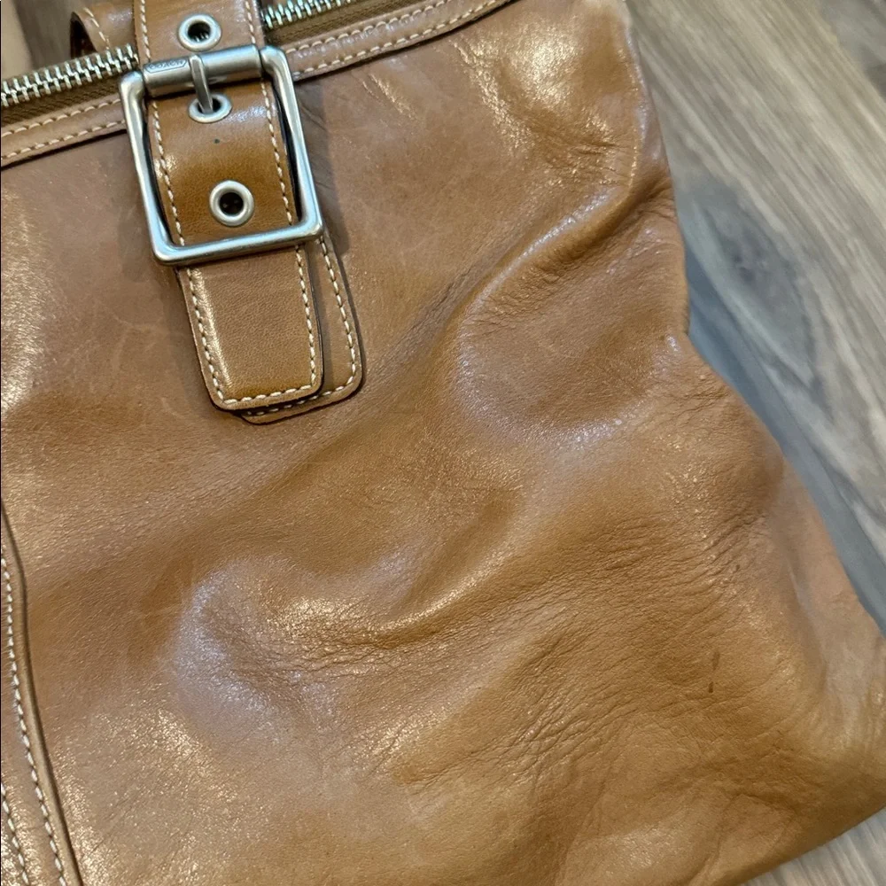 Coach Vintage Hamptons Buckle Soft Leather Tan Silvertone Shoulder Satchel Bag